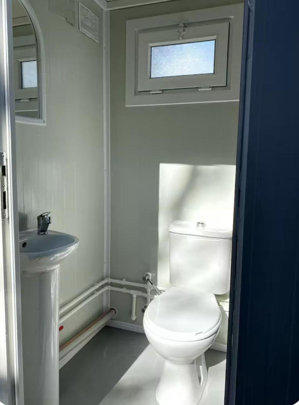 Corry Lodge Estate - Sheperds Huts Or Container Stays With Sea View Broadford (Isle of Skye) Zewnętrze zdjęcie