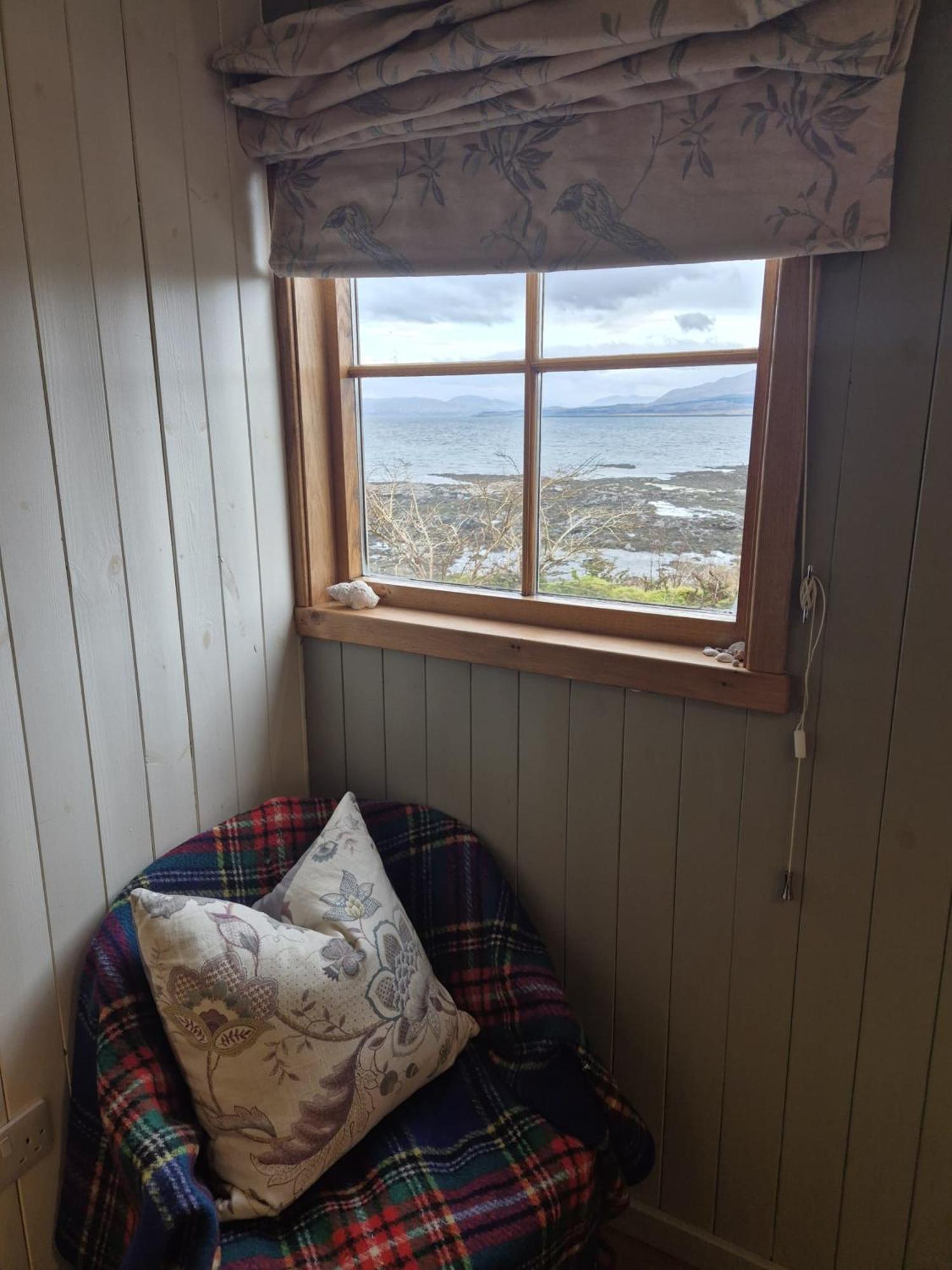 Corry Lodge Estate - Sheperds Huts Or Container Stays With Sea View Broadford (Isle of Skye) Zewnętrze zdjęcie