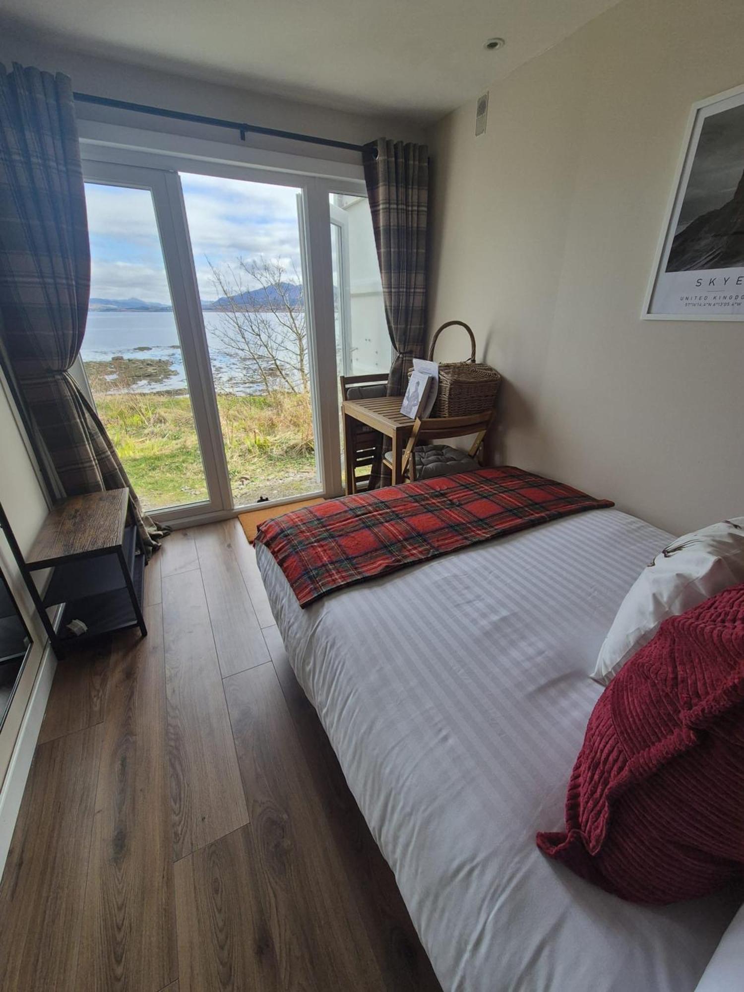 Corry Lodge Estate - Sheperds Huts Or Container Stays With Sea View Broadford (Isle of Skye) Zewnętrze zdjęcie