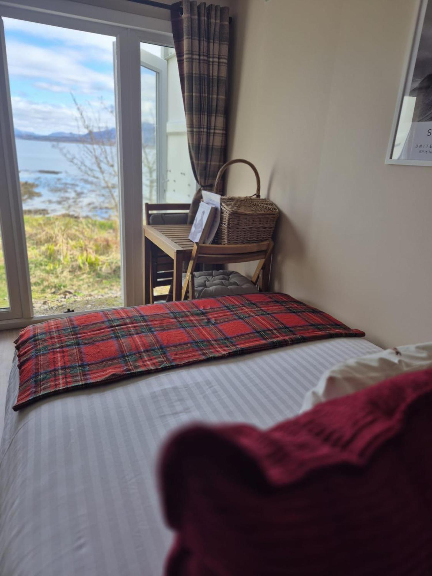 Corry Lodge Estate - Sheperds Huts Or Container Stays With Sea View Broadford (Isle of Skye) Zewnętrze zdjęcie
